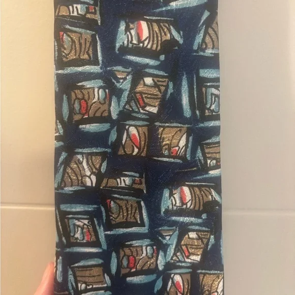 Abstract Patterned Tie - Picture 2 of 3